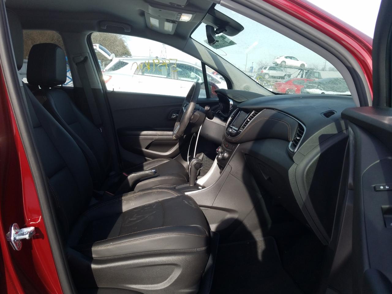 Photo 5 from auction – 2021 CHEVROLET TRAX 1LT with VIN KL7CJLSB2MB342602