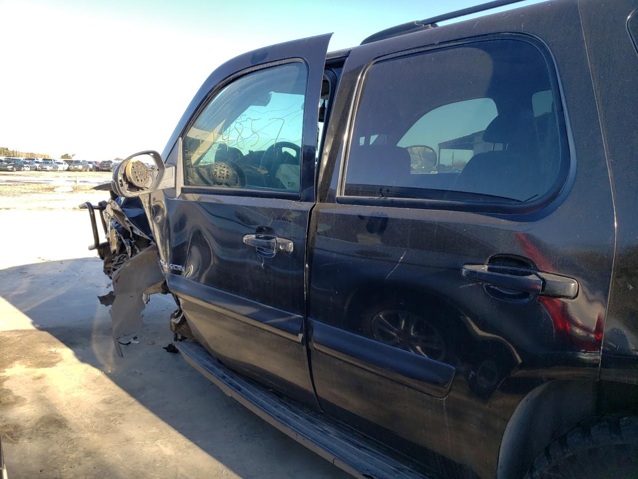 Photo 10 from auction – 2007 GMC YUKON with VIN 1GKFC13J17J107160
