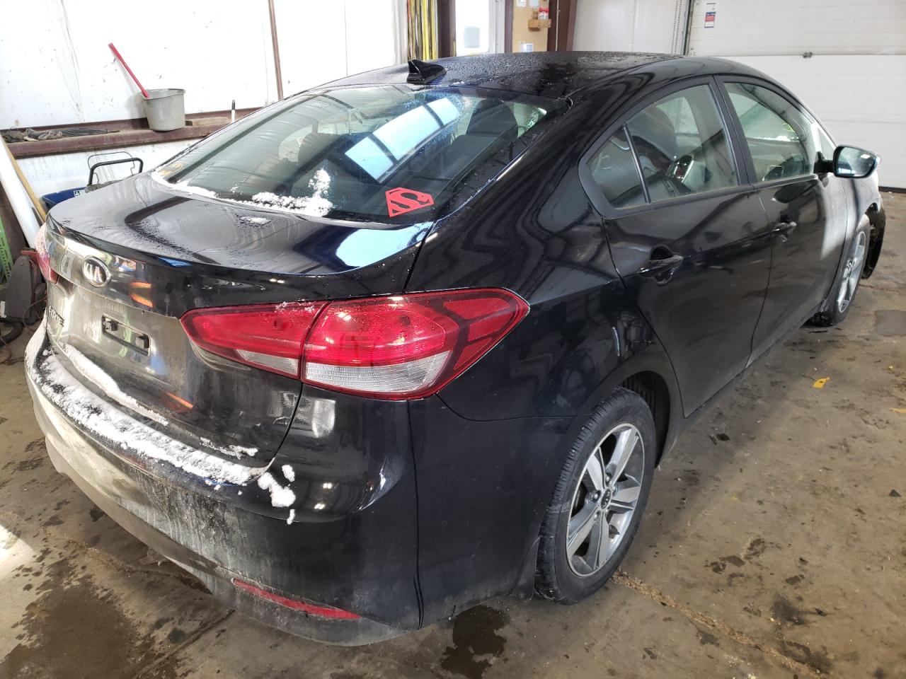 Photo 4 from auction – 2018 KIA FORTE LX with VIN 3KPFL4A71JE276653