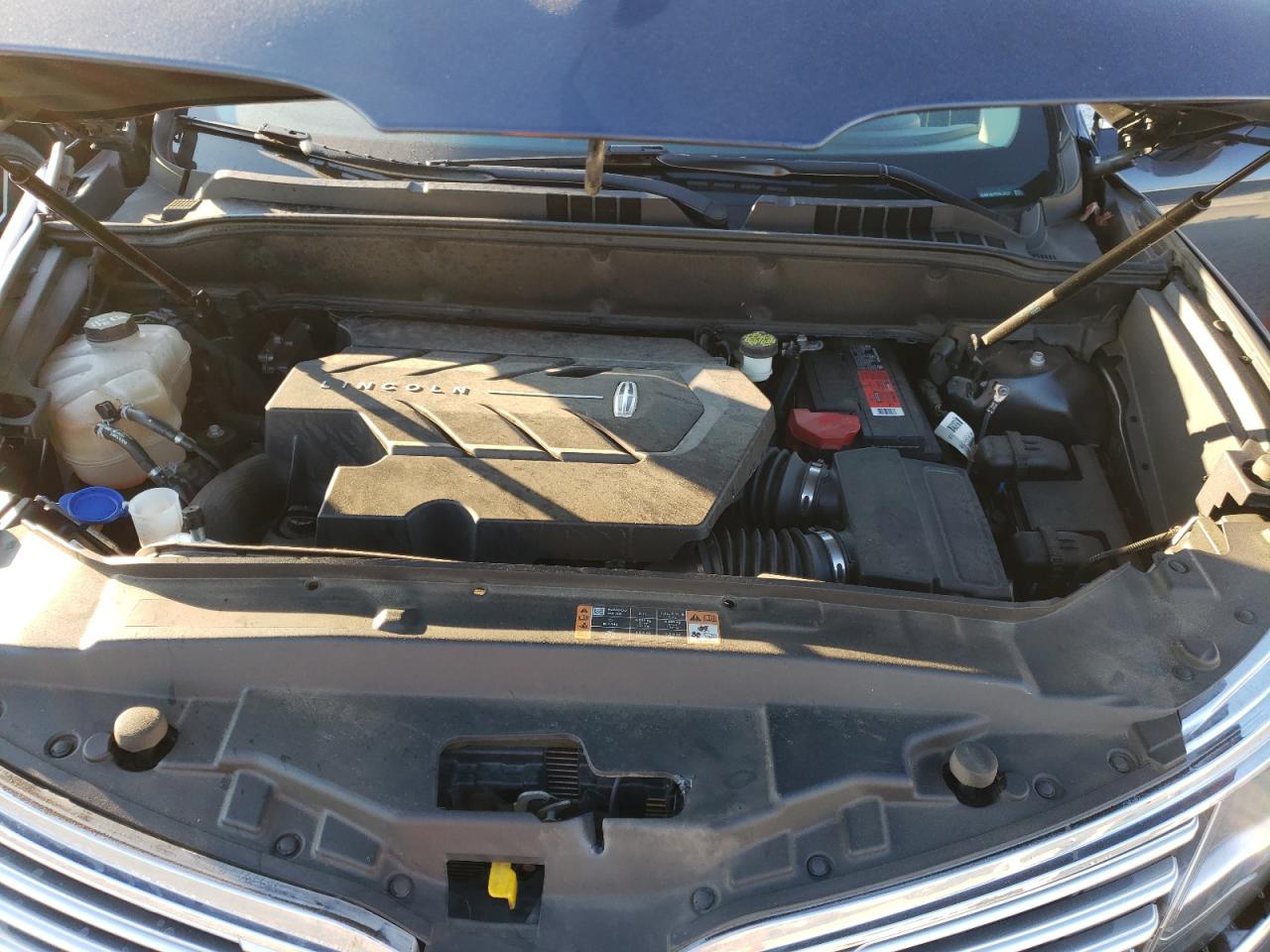 Photo 7 from auction – 2017 LINCOLN MKX RESERV with VIN 2LMPJ6LP2HBL34337