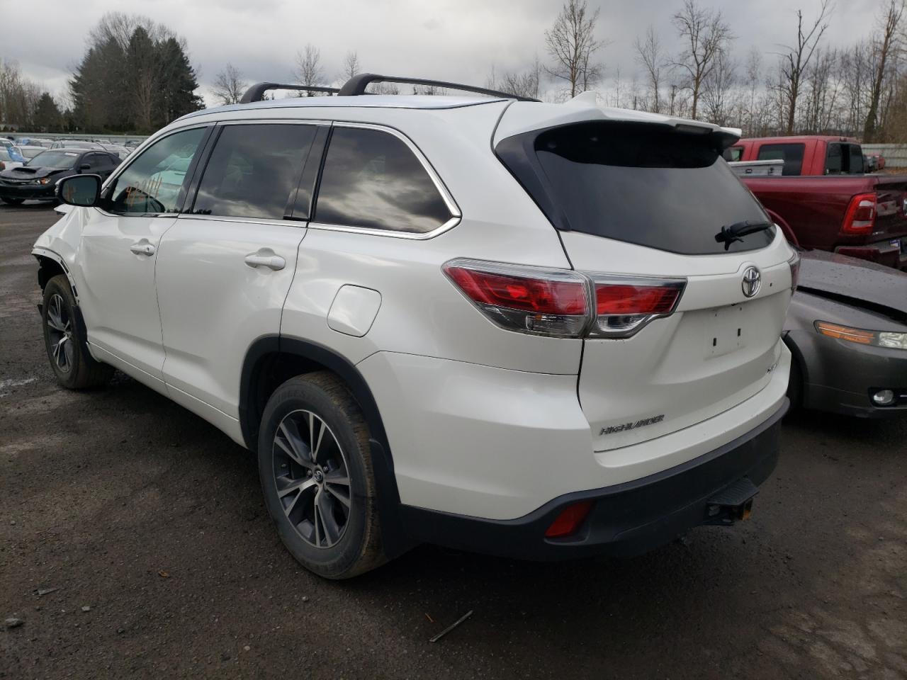 Photo 3 from auction – 2016 TOYOTA HIGHLANDER with VIN 5TDJKRFH9GS318710