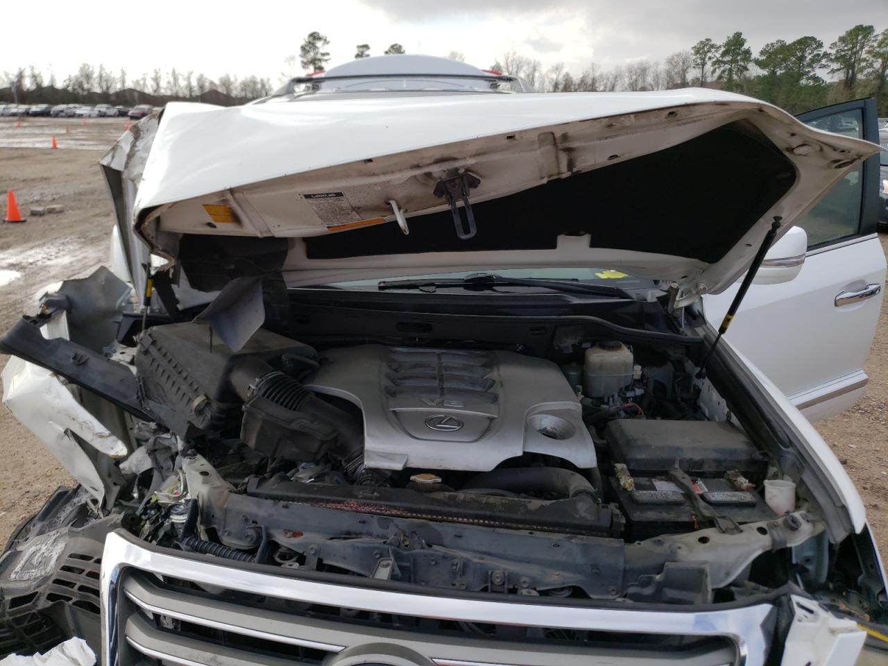 Photo 7 from auction – 2013 LEXUS LX 570 with VIN JTJHY7AX2D4112553