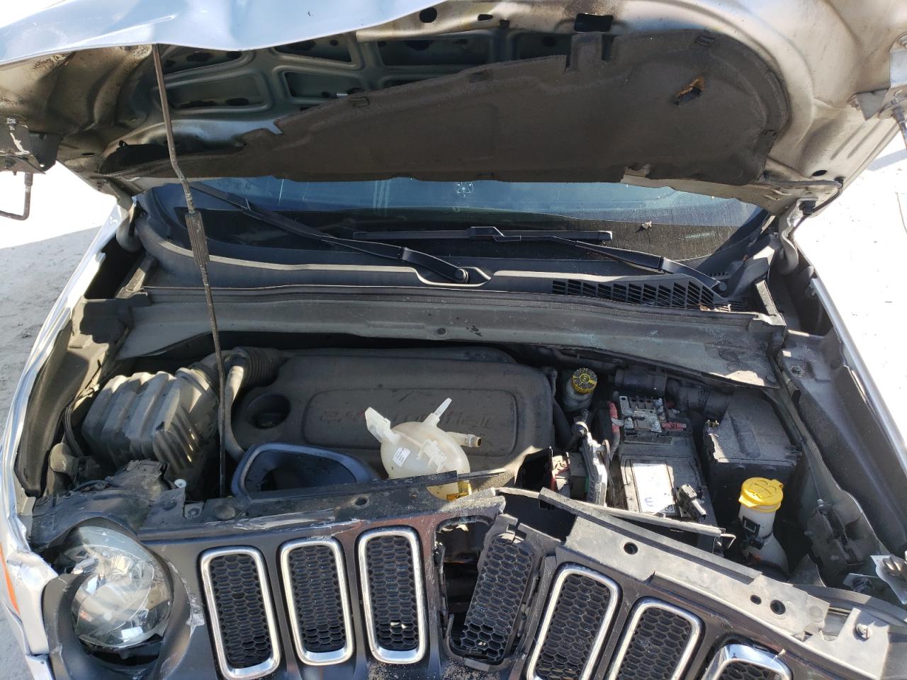 Photo 7 from auction – 2018 JEEP RENEGADE L with VIN ZACCJBBB4JPJ21367