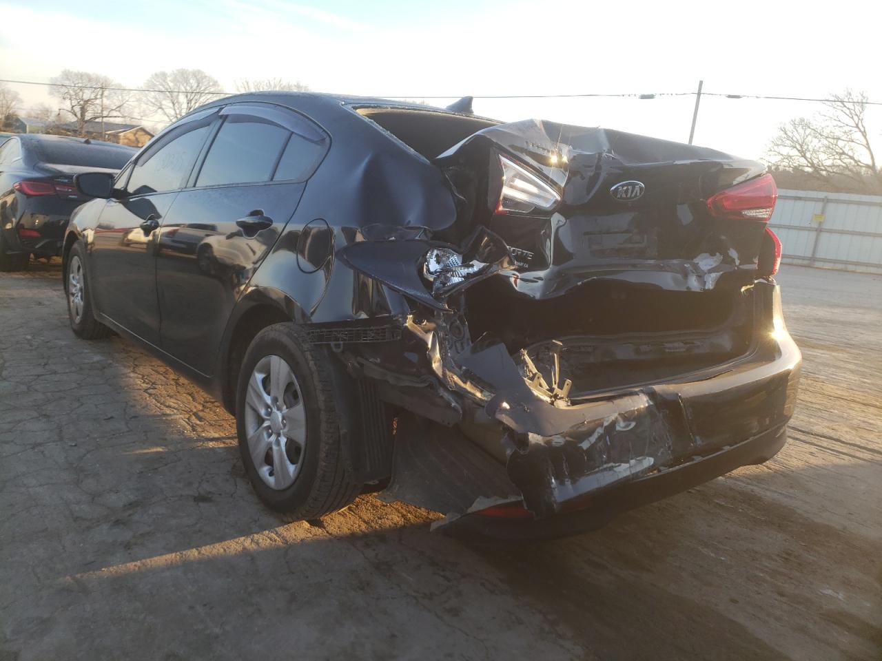 Photo 3 from auction – 2018 KIA FORTE LX with VIN 3KPFK4A76JE243375