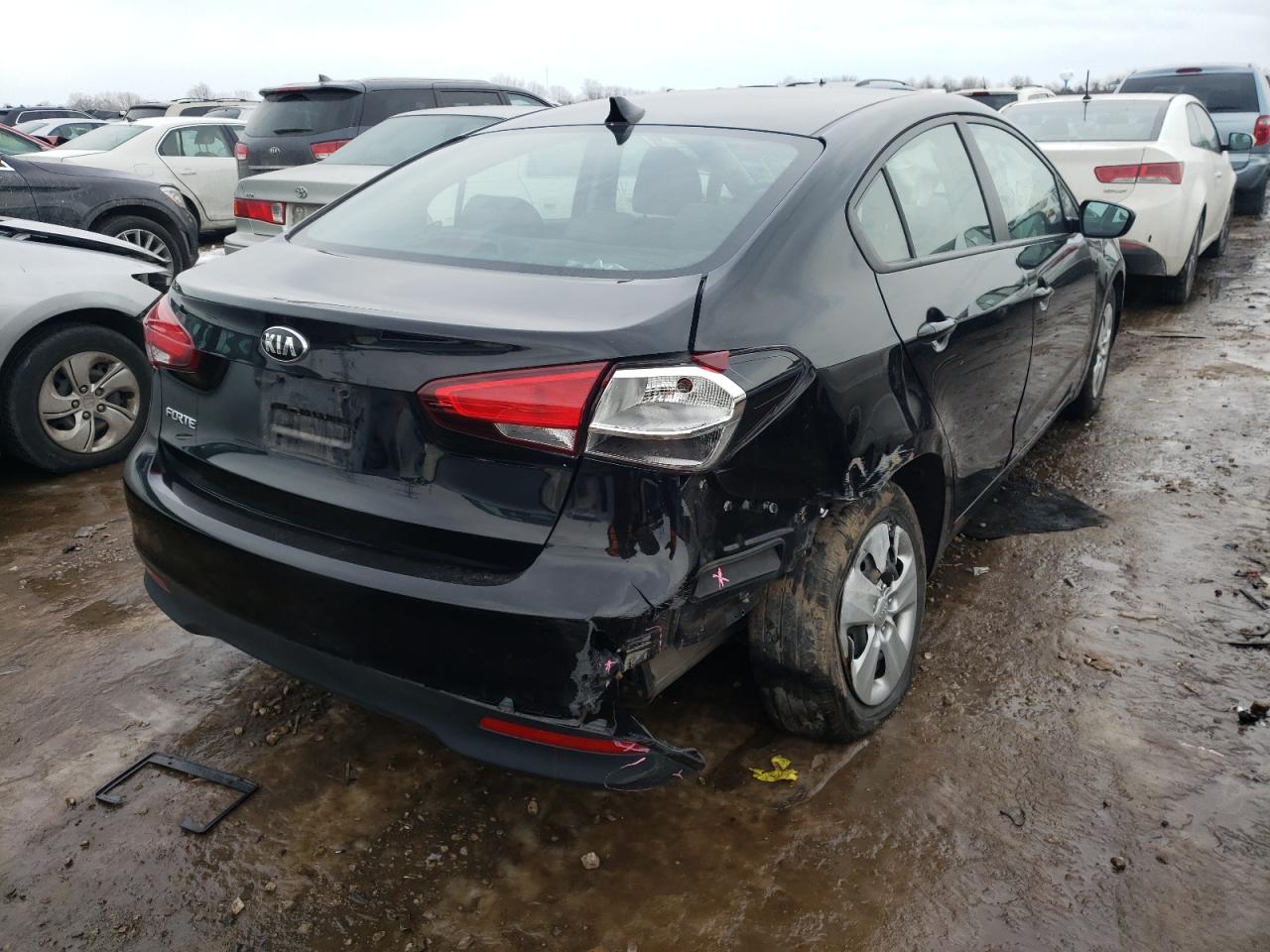 Photo 4 from auction – 2017 KIA FORTE LX with VIN 3KPFL4A77HE147679