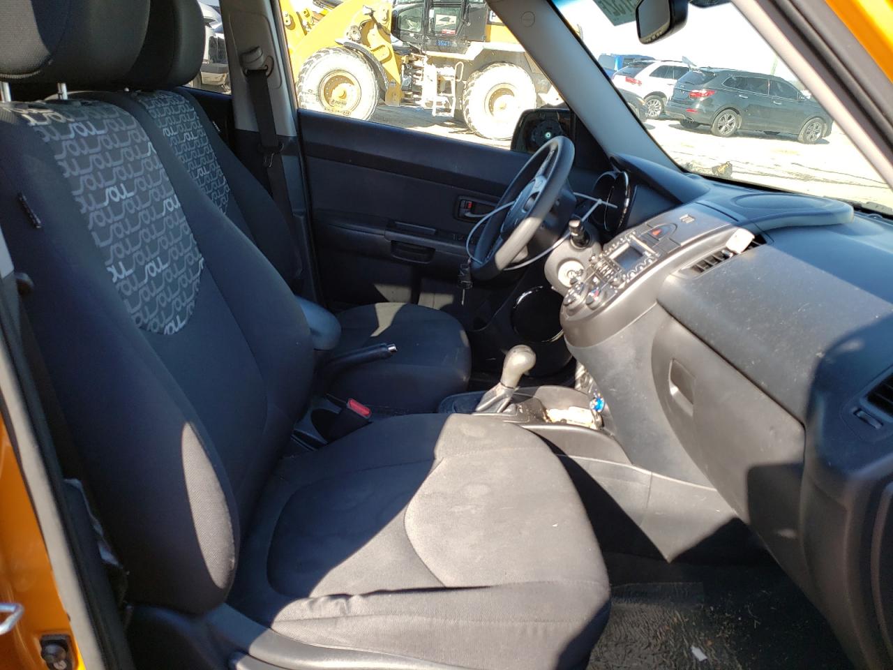 Photo 5 from auction – 2011 KIA SOUL + with VIN KNDJT2A23B7318132