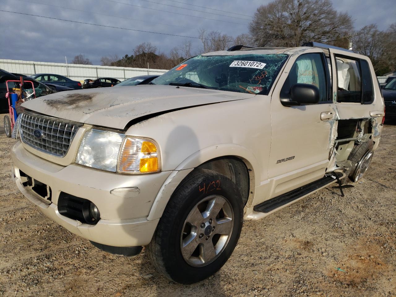 Photo 2 from auction – 2005 FORD EXPLORER L with VIN 1FMDU75W95ZA46954
