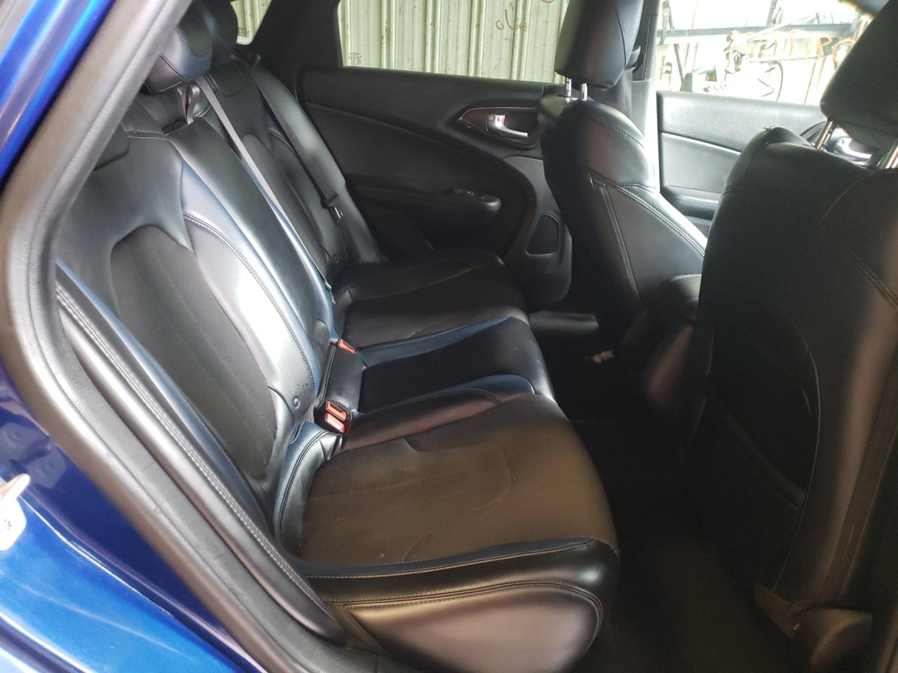 Photo 6 from auction – 2016 CHRYSLER 200 S with VIN 1C3CCCBB0GN117650