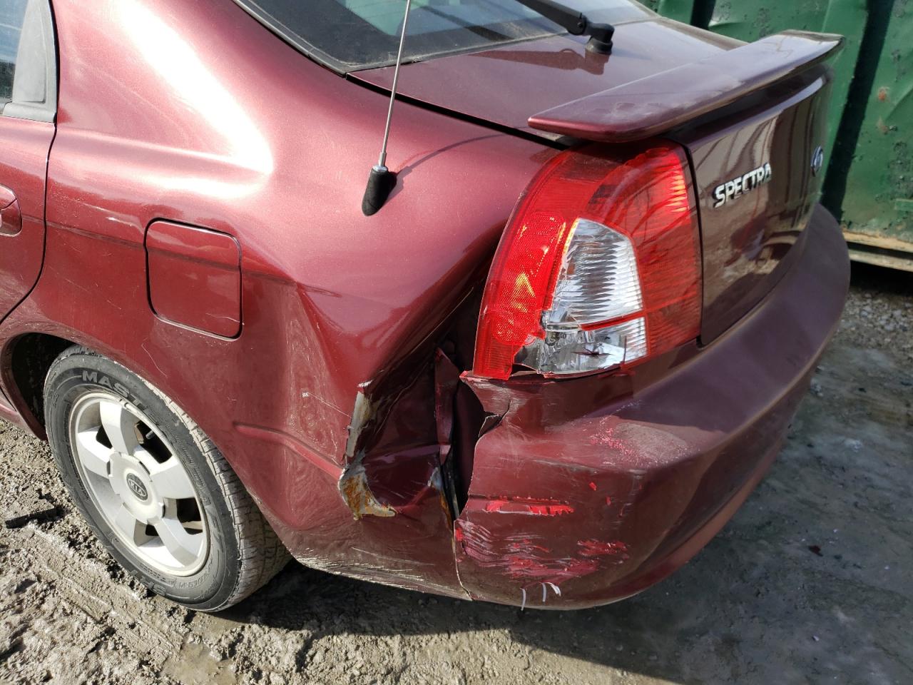 Photo 9 from auction – 2002 KIA SPECTRA GS with VIN KNAFB161025053570