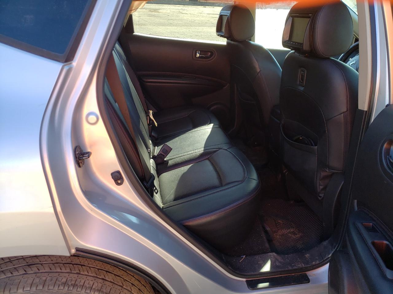 Photo 6 from auction – 2011 NISSAN ROGUE S with VIN JN8AS5MV8BW279591