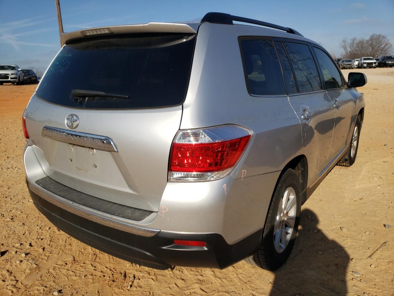 Photo 4 from auction – 2013 TOYOTA HIGHLANDER with VIN 5TDZK3EH2DS118250