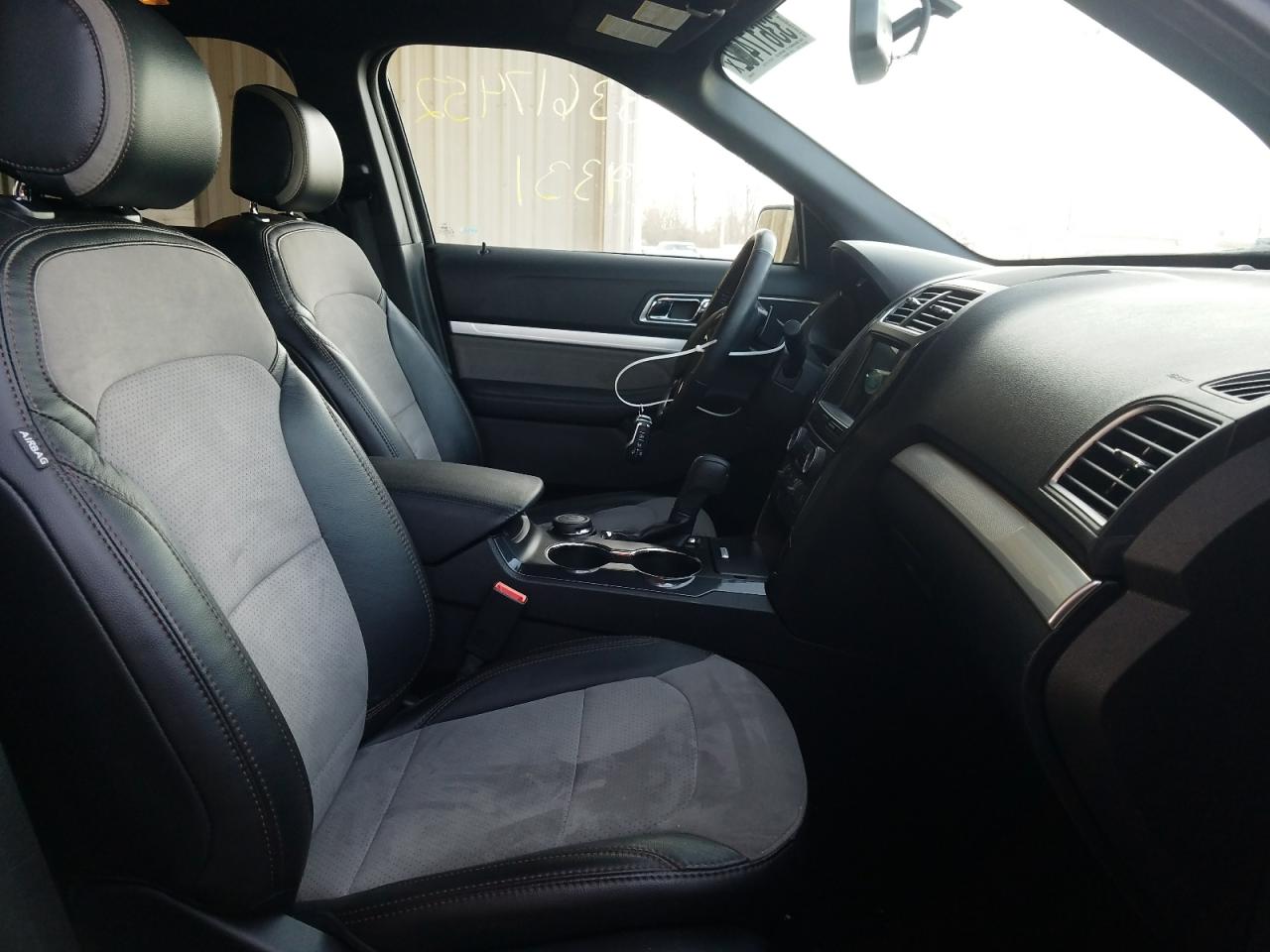 Photo 5 from auction – 2017 FORD EXPLORER X with VIN 1FM5K8D80HGD81345