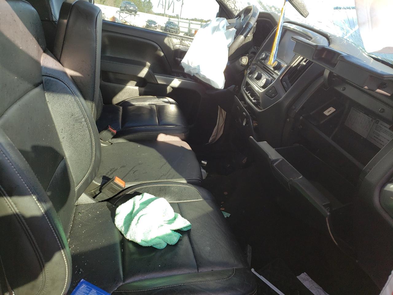 Photo 5 from auction – 2015 CHEVROLET SILVERADO with VIN 3GCUKREC0FG527835