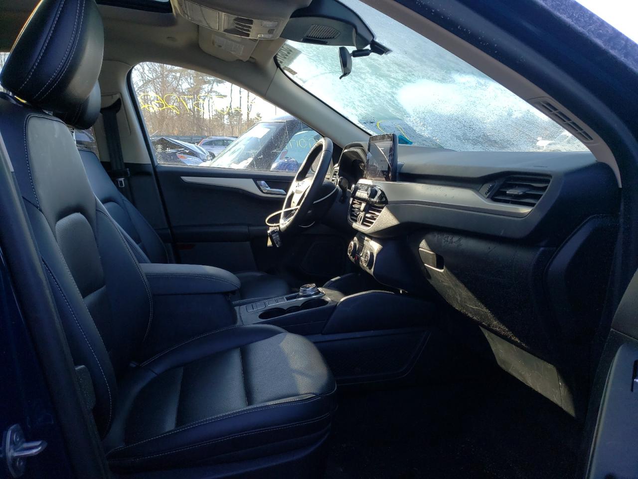 Photo 5 from auction – 2020 FORD ESCAPE SE with VIN 1FMCU9BZ4LUC18016