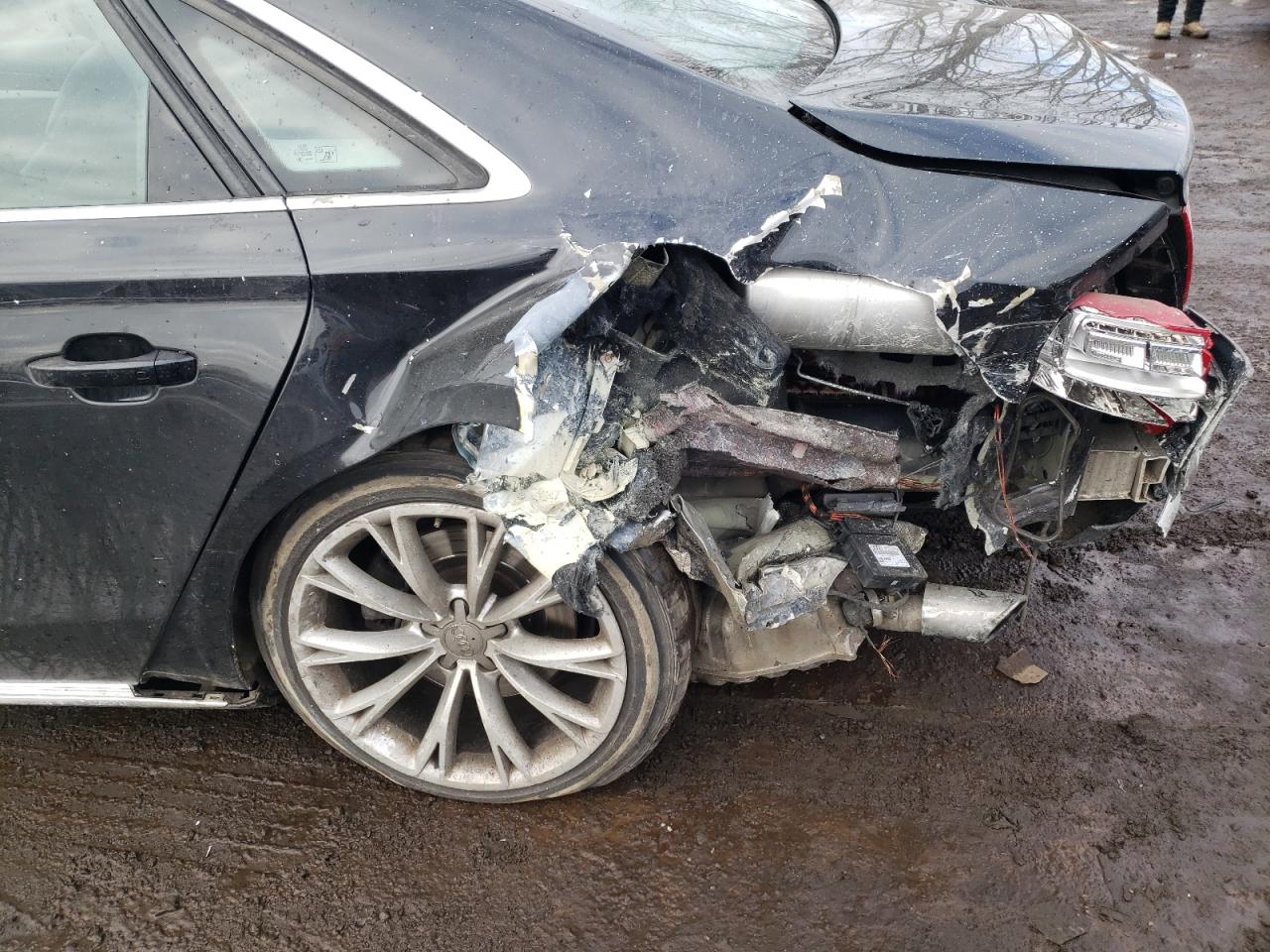 Photo 9 from auction – 2013 AUDI A8 QUATTRO with VIN WAUAGAFD2DN008574