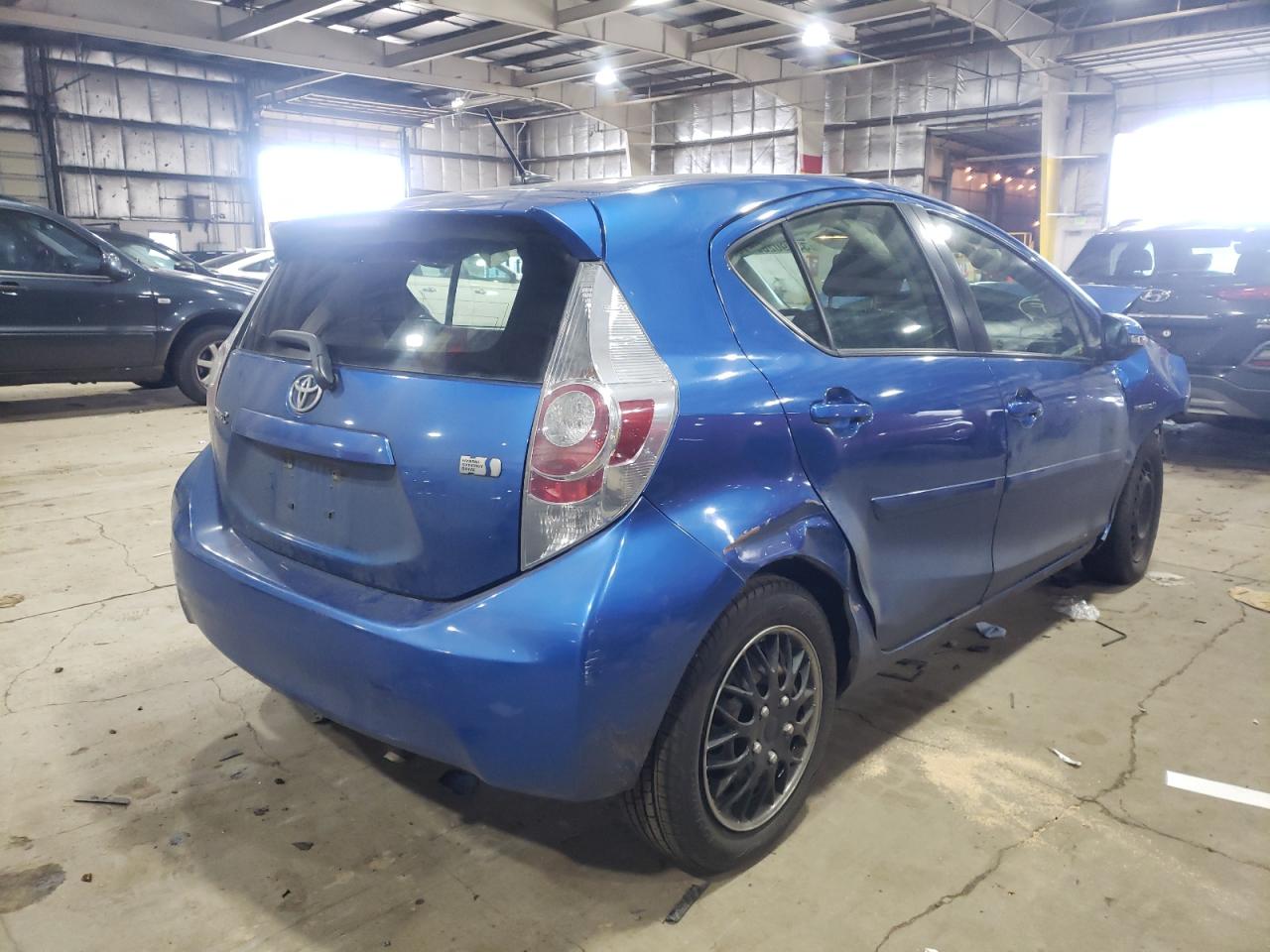 Photo 4 from auction – 2013 TOYOTA PRIUS C with VIN JTDKDTB32D1051165