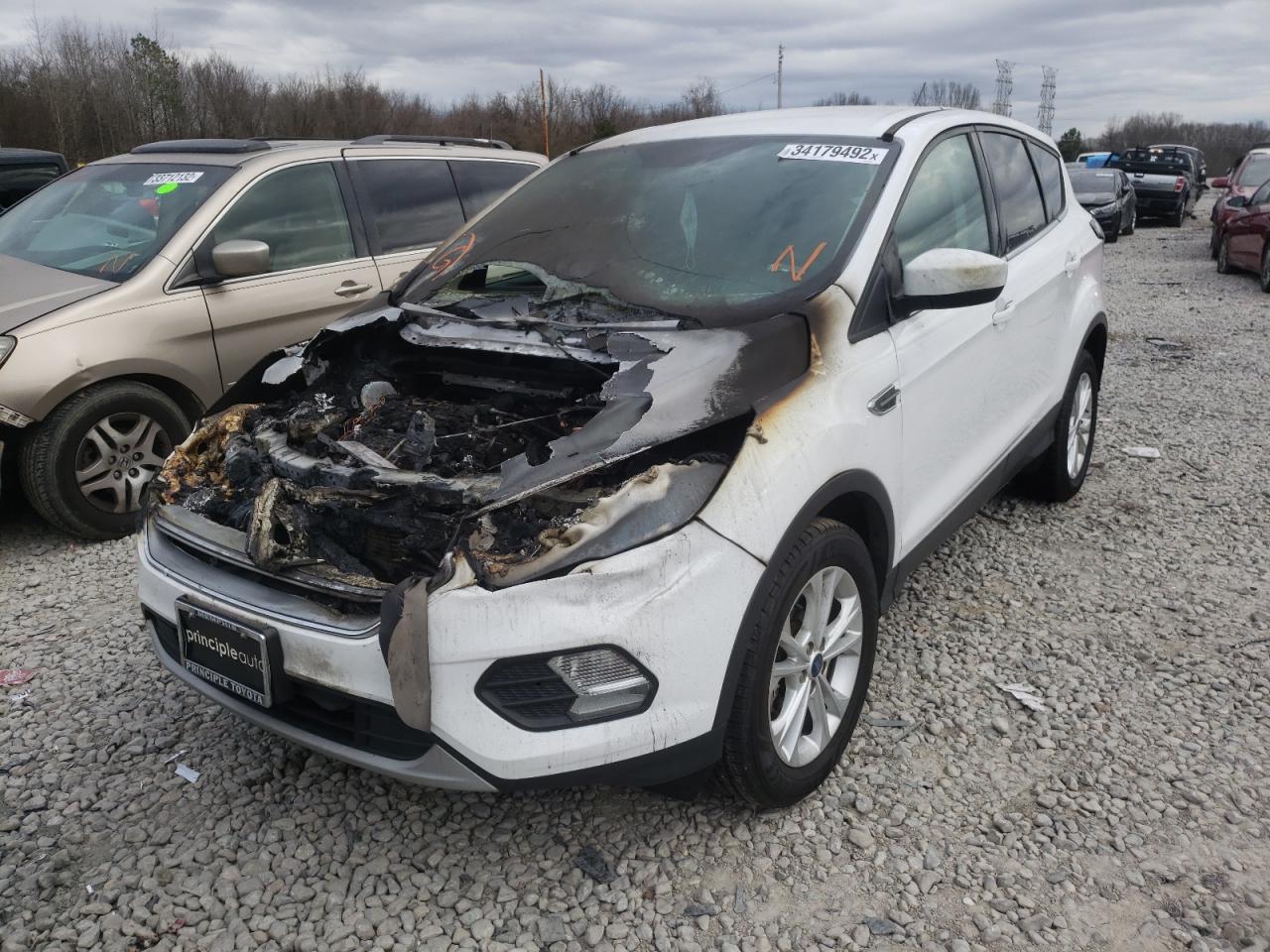 Photo 2 from auction – 2017 FORD ESCAPE SE with VIN 1FMCU9GD7HUD94403