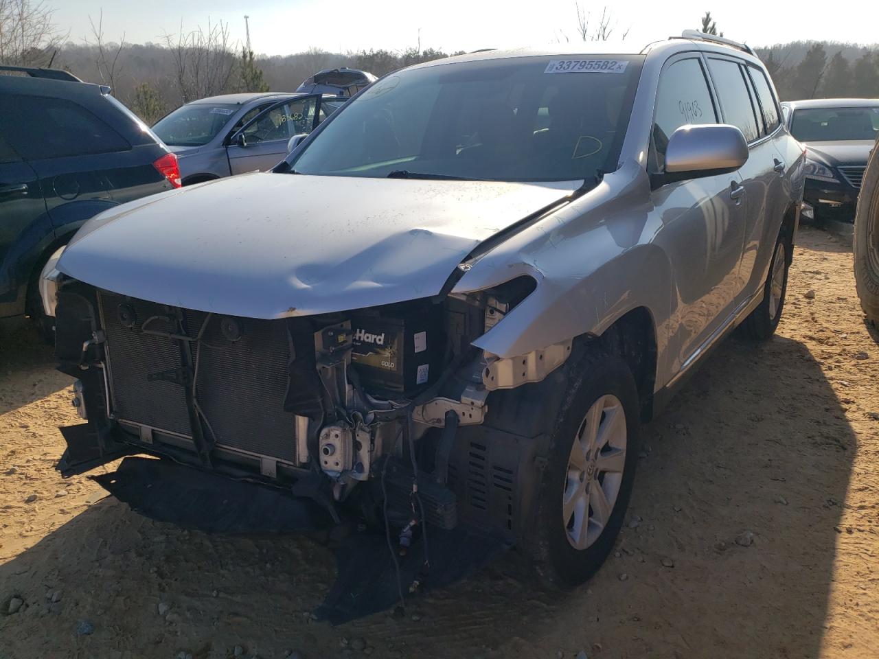 Photo 2 from auction – 2013 TOYOTA HIGHLANDER with VIN 5TDZK3EH2DS118250