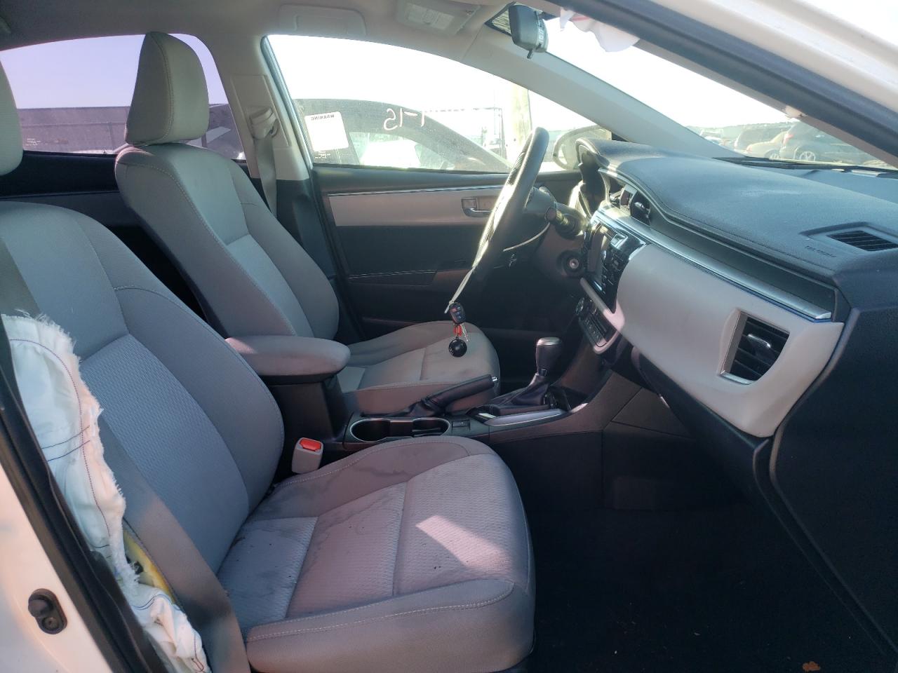 Zdjęcie 5 z aukcji – 2015 TOYOTA COROLLA L z VIN 5YFBURHE2FP287535