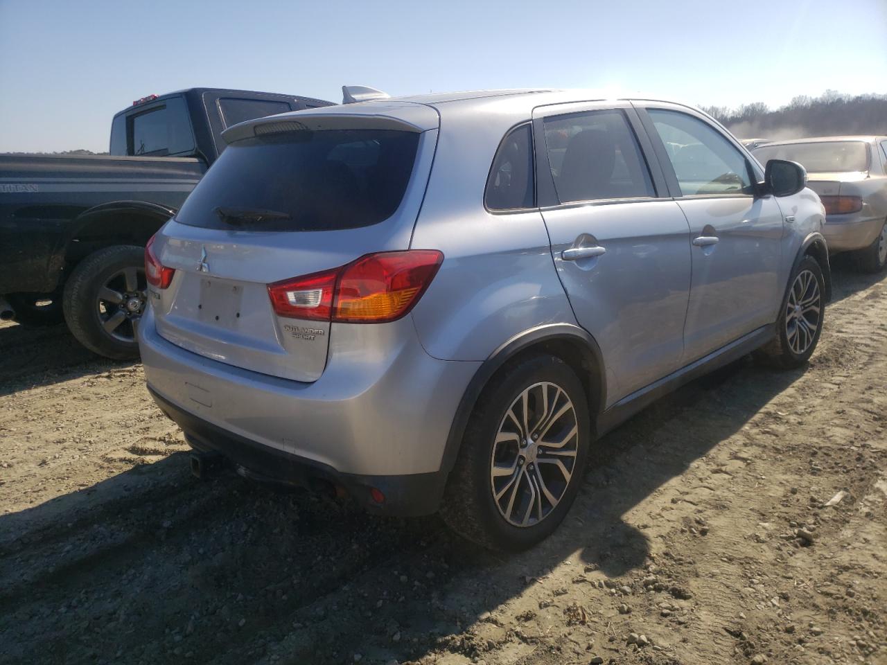 Photo 4 from auction – 2017 MITSUBISHI OUTLANDER with VIN JA4AP3AU1HZ023114