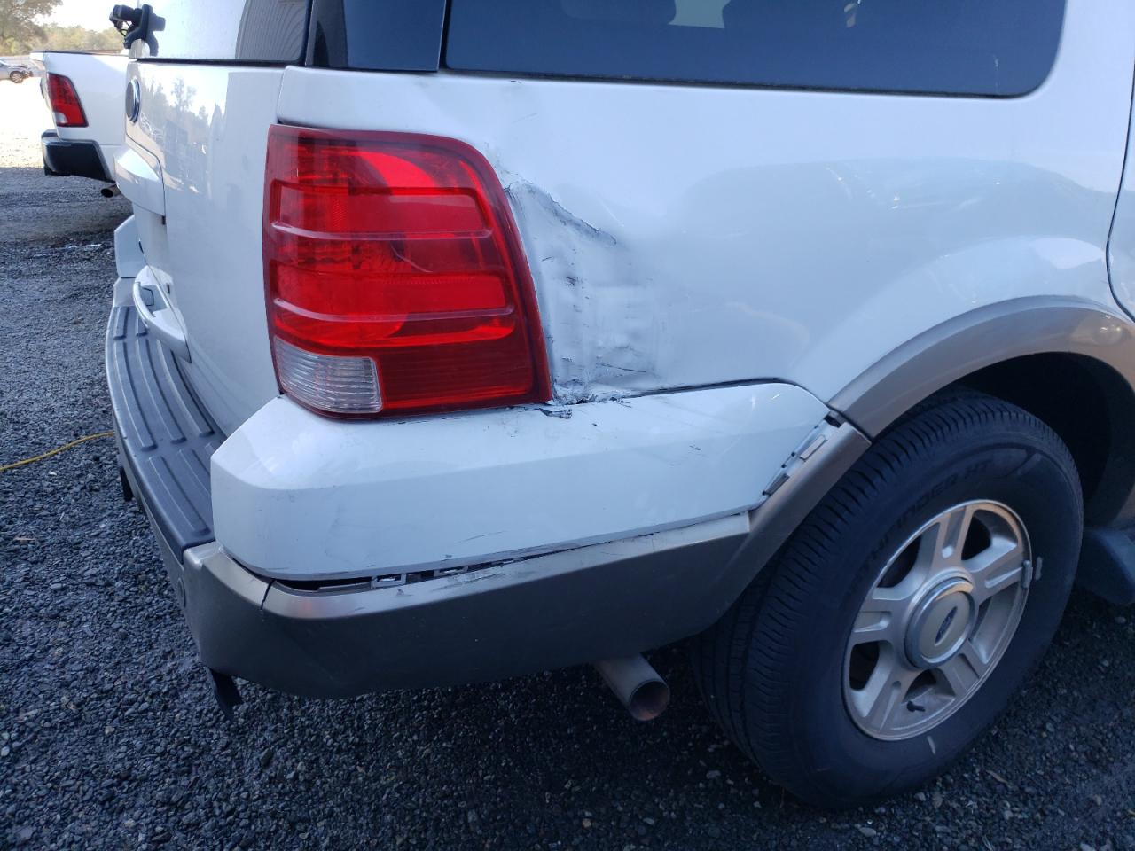 Photo 9 from auction – 2003 FORD EXPEDITION with VIN 1FMRU17W93LB28442