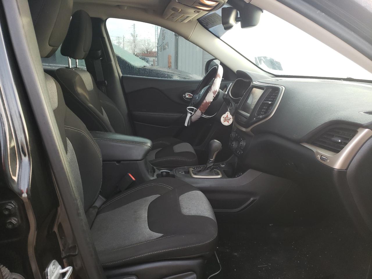 Photo 5 from auction – 2014 JEEP CHEROKEE L with VIN 1C4PJMCS0EW121244