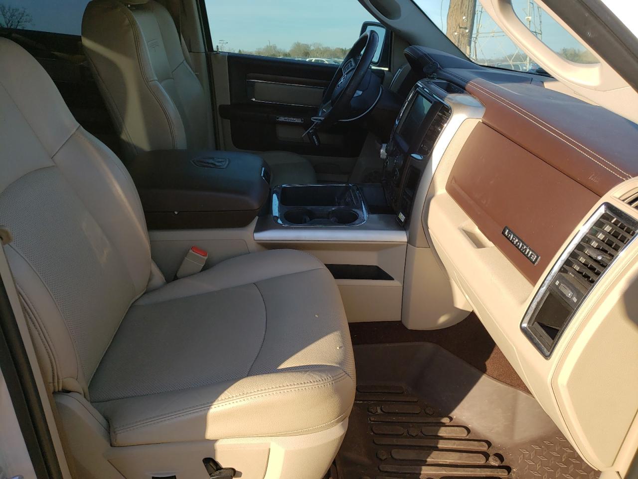Photo 5 from auction – 2017 RAM 1500 LARAM with VIN 1C6RR7NT4HS774803