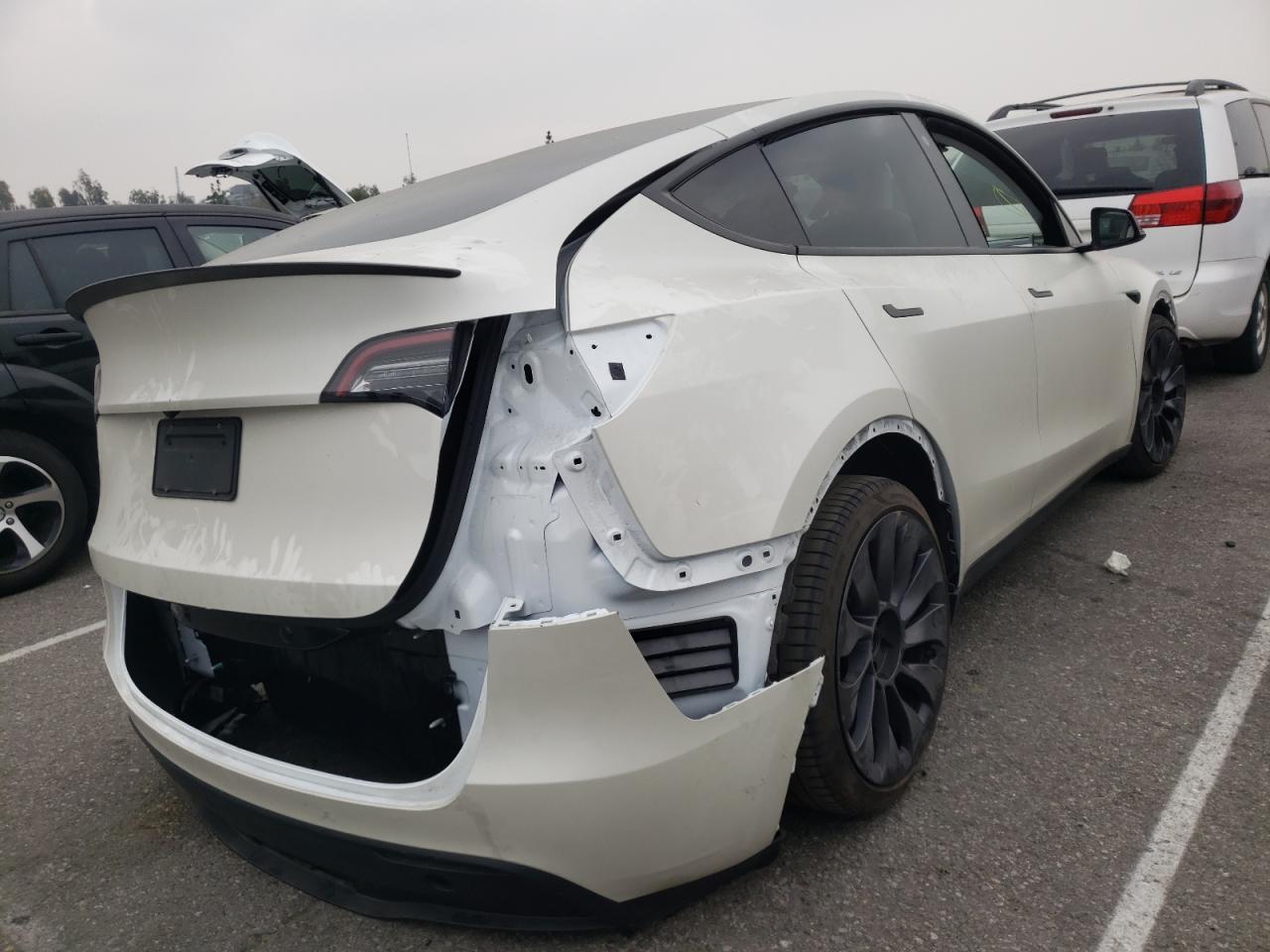 Photo 4 from auction – 2021 TESLA MODEL Y with VIN 5YJYGDEF9MF267342