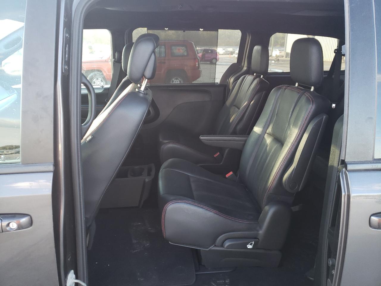 Photo 6 from auction – 2018 DODGE GRAND CARA with VIN 2C4RDGEG1JR238330