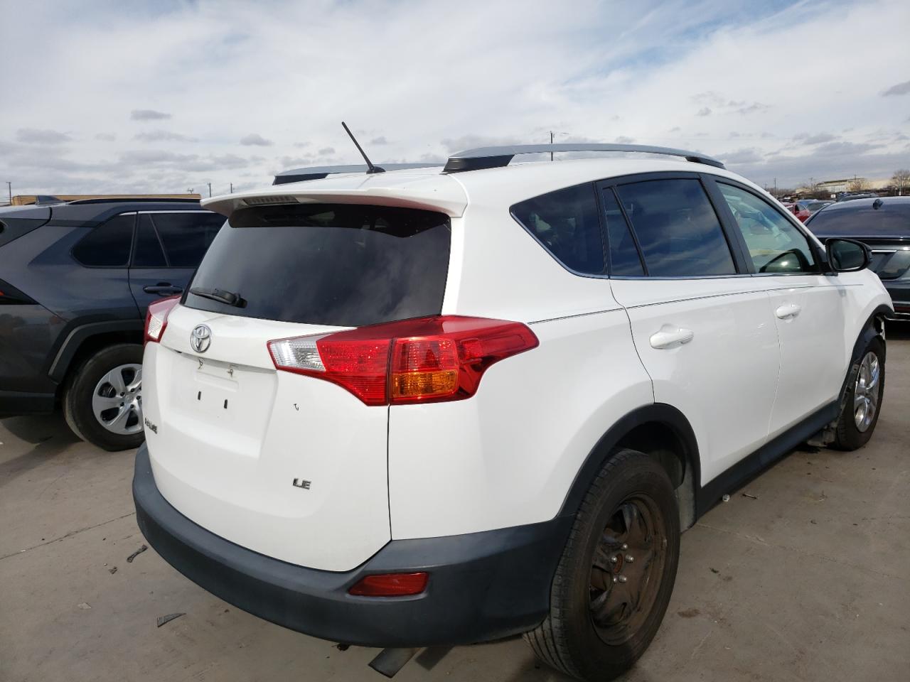 Photo 4 from auction – 2014 TOYOTA RAV4 LE with VIN 2T3ZFREV1EW092219