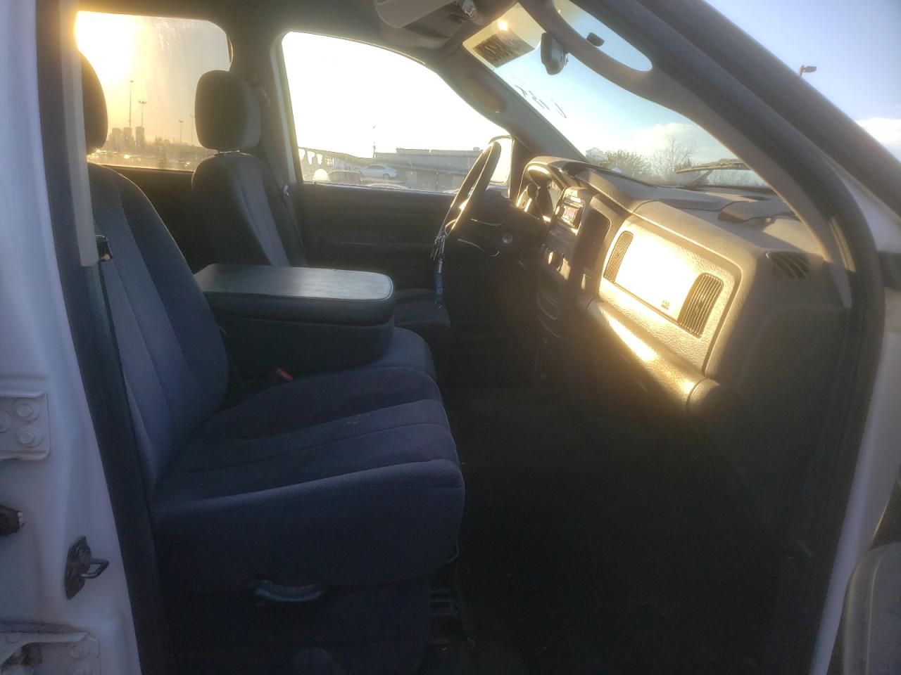 Photo 5 from auction – 2002 DODGE RAM 1500 with VIN 1D7HA18Z82J210714