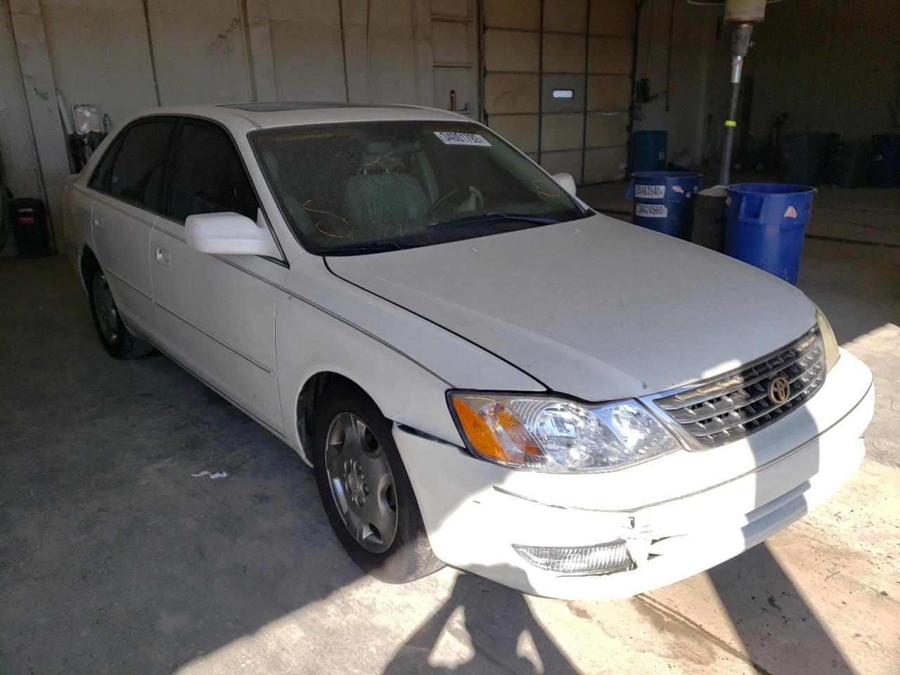 TOYOTA AVALON XL 2003 with VIN 4T1BF28B93U296461 - Photo from auction