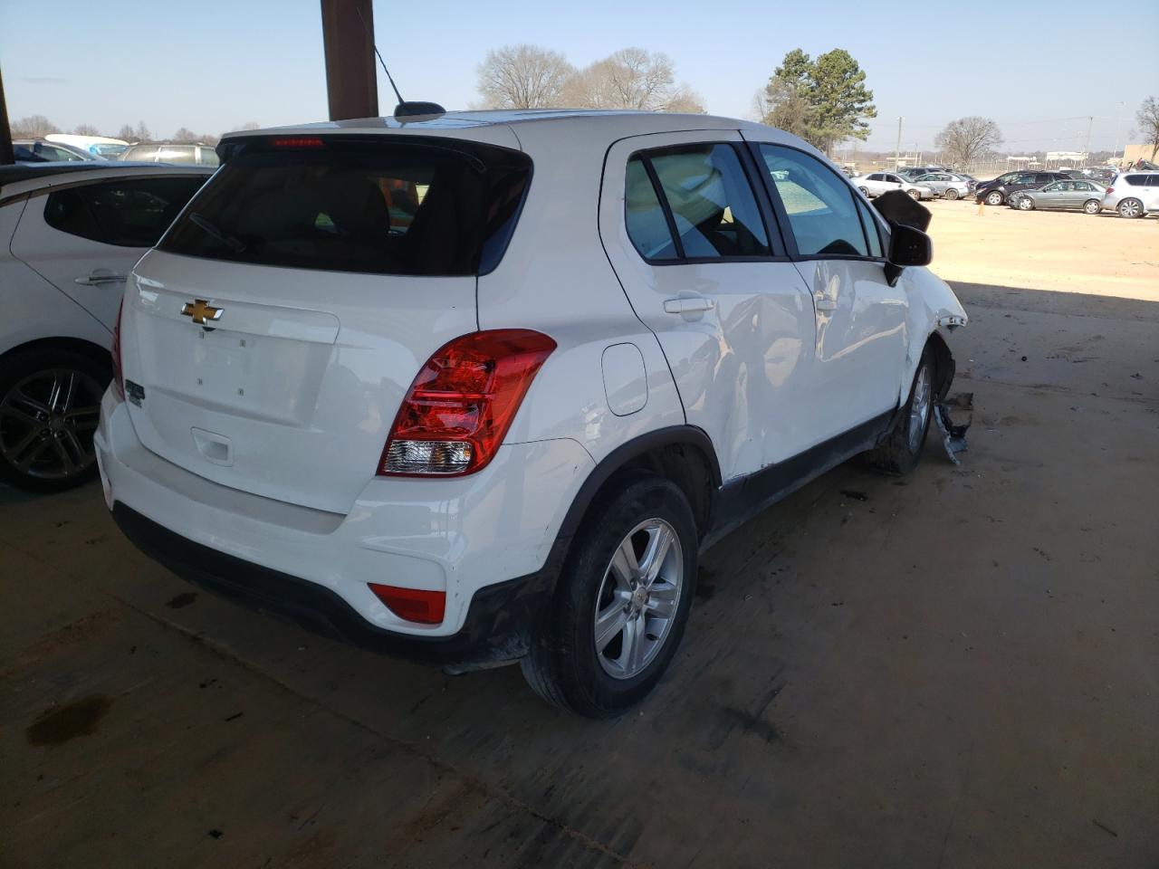 Photo 4 from auction – 2020 CHEVROLET TRAX LS with VIN KL7CJKSB2LB045712