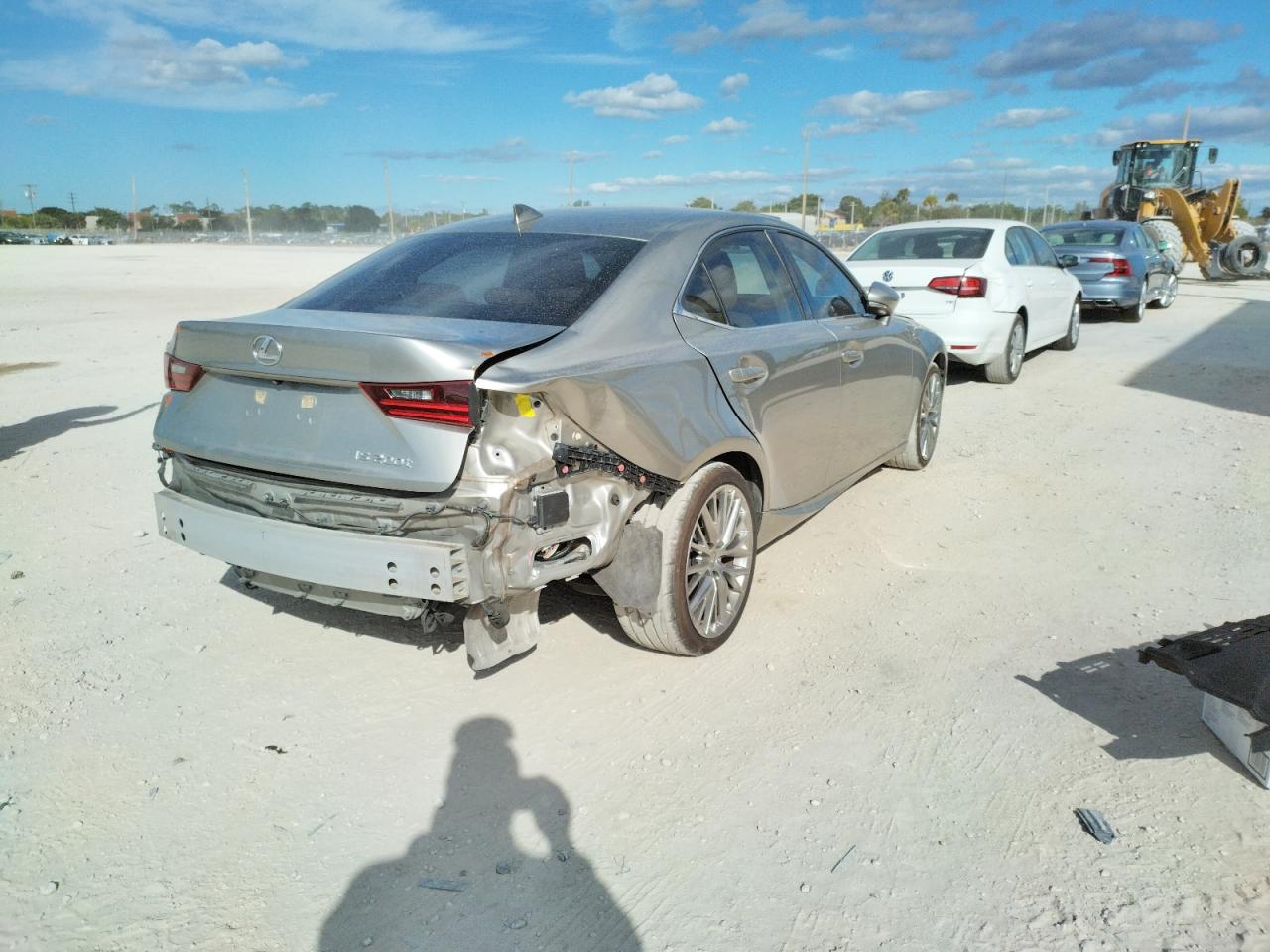 Photo 4 from auction – 2016 LEXUS IS 200T with VIN JTHBA1D29G5027006
