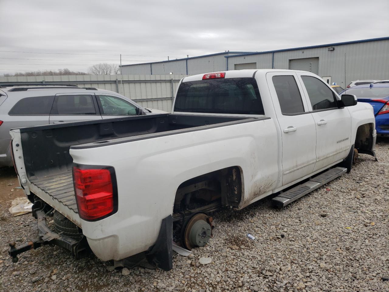 Photo 4 from auction – 2015 CHEVROLET SILVERADO with VIN 1GCVKREC1FZ334727