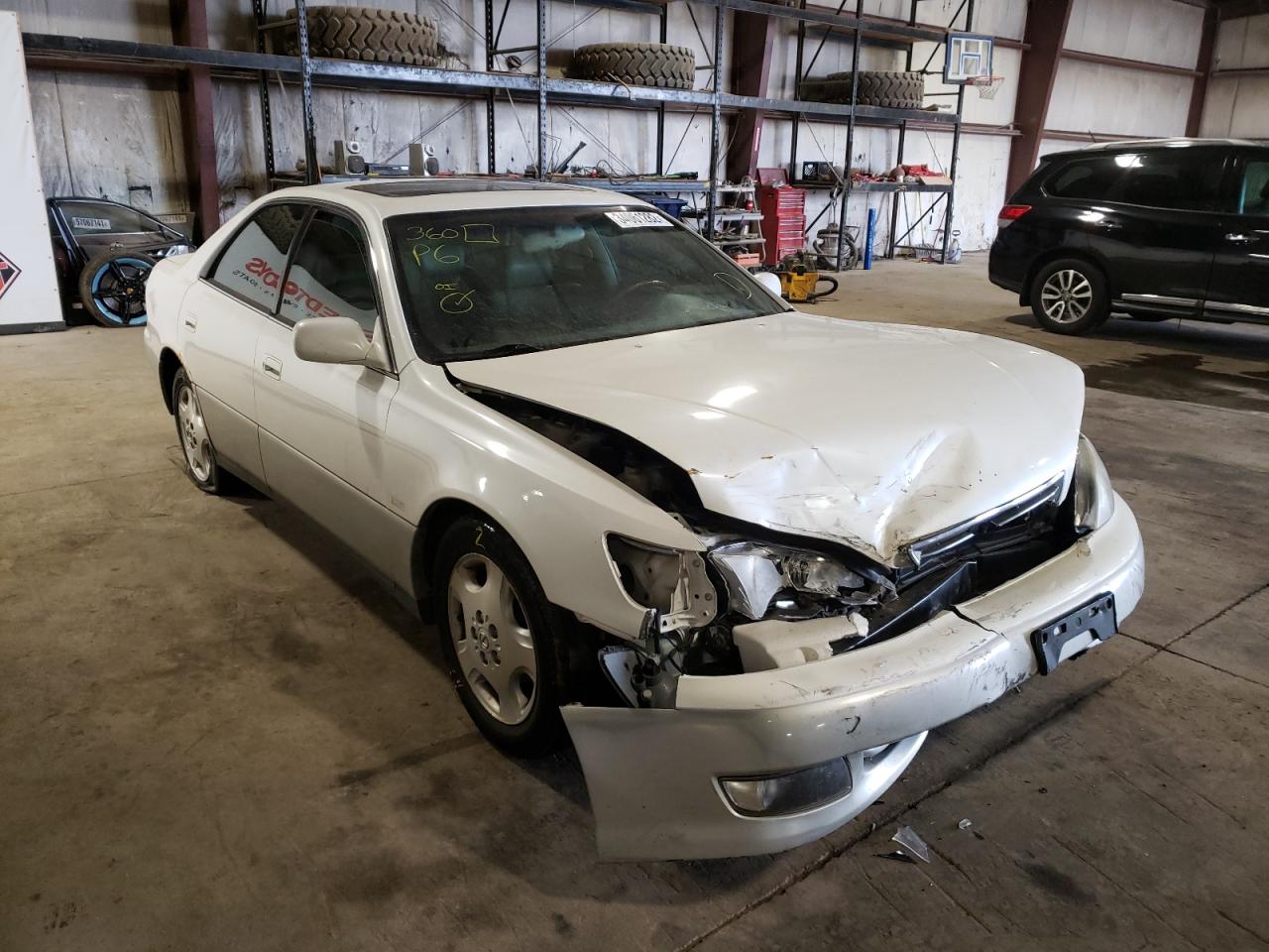 LEXUS ES 300 2000 with VIN JT8BF28G2Y5098398 - Photo from auction
