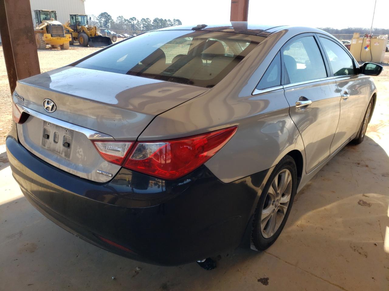 Photo 4 from auction – 2012 HYUNDAI SONATA SE with VIN 5NPEC4AC9CH430307