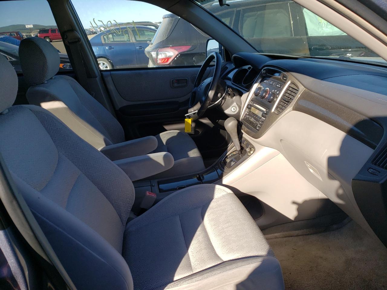 Photo 5 from auction – 2003 TOYOTA HIGHLANDER with VIN JTEGF21A730115730