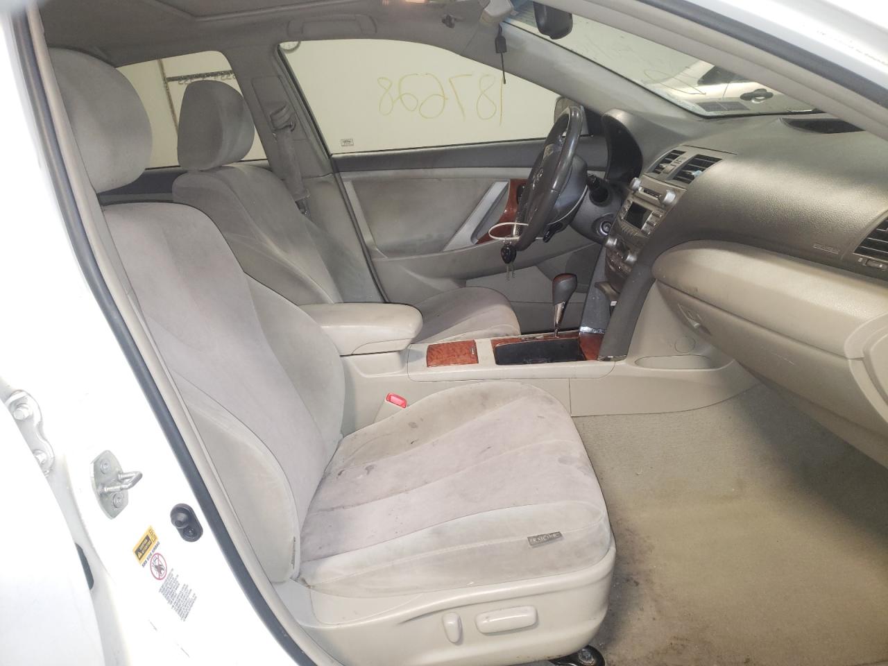Photo 5 from auction – 2010 TOYOTA CAMRY BASE with VIN 4T1BF3EKXAU579300