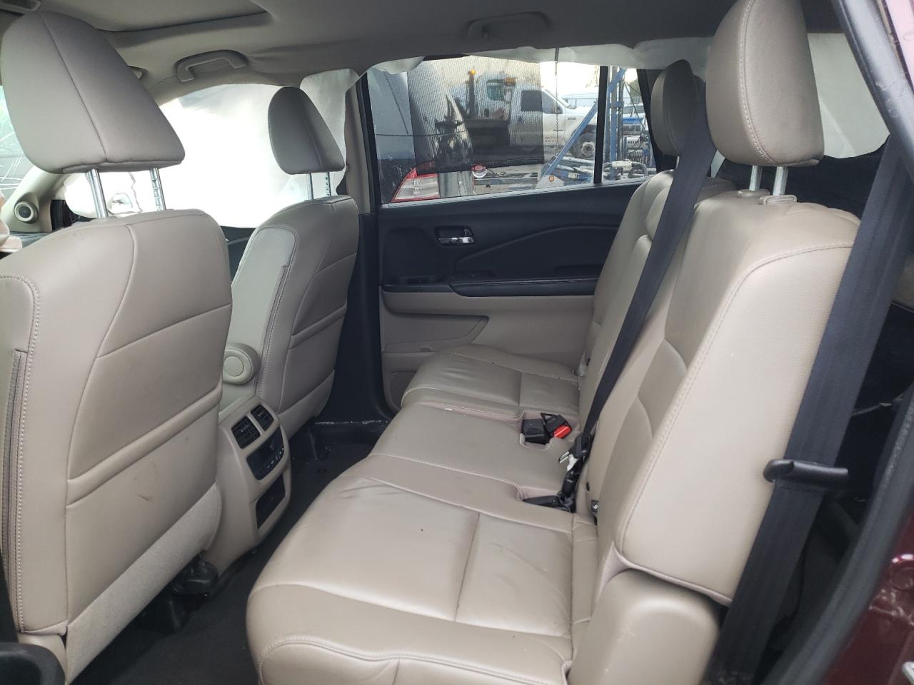 Photo 6 from auction – 2016 HONDA PILOT EXL with VIN 5FNYF6H55GB047136