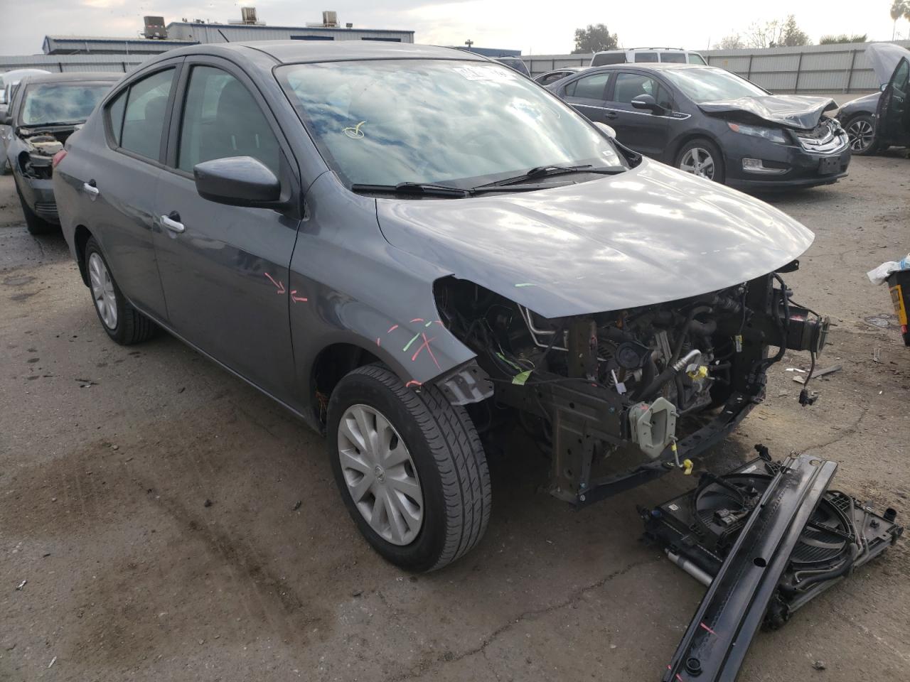 NISSAN VERSA S 2019 with VIN 3N1CN7AP2KL815733 - Photo from auction