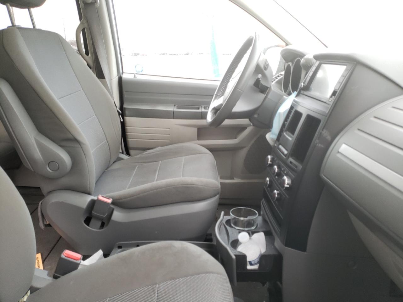 Photo 5 from auction – 2009 DODGE GRAND CARA with VIN 2D8HN44E29R523896