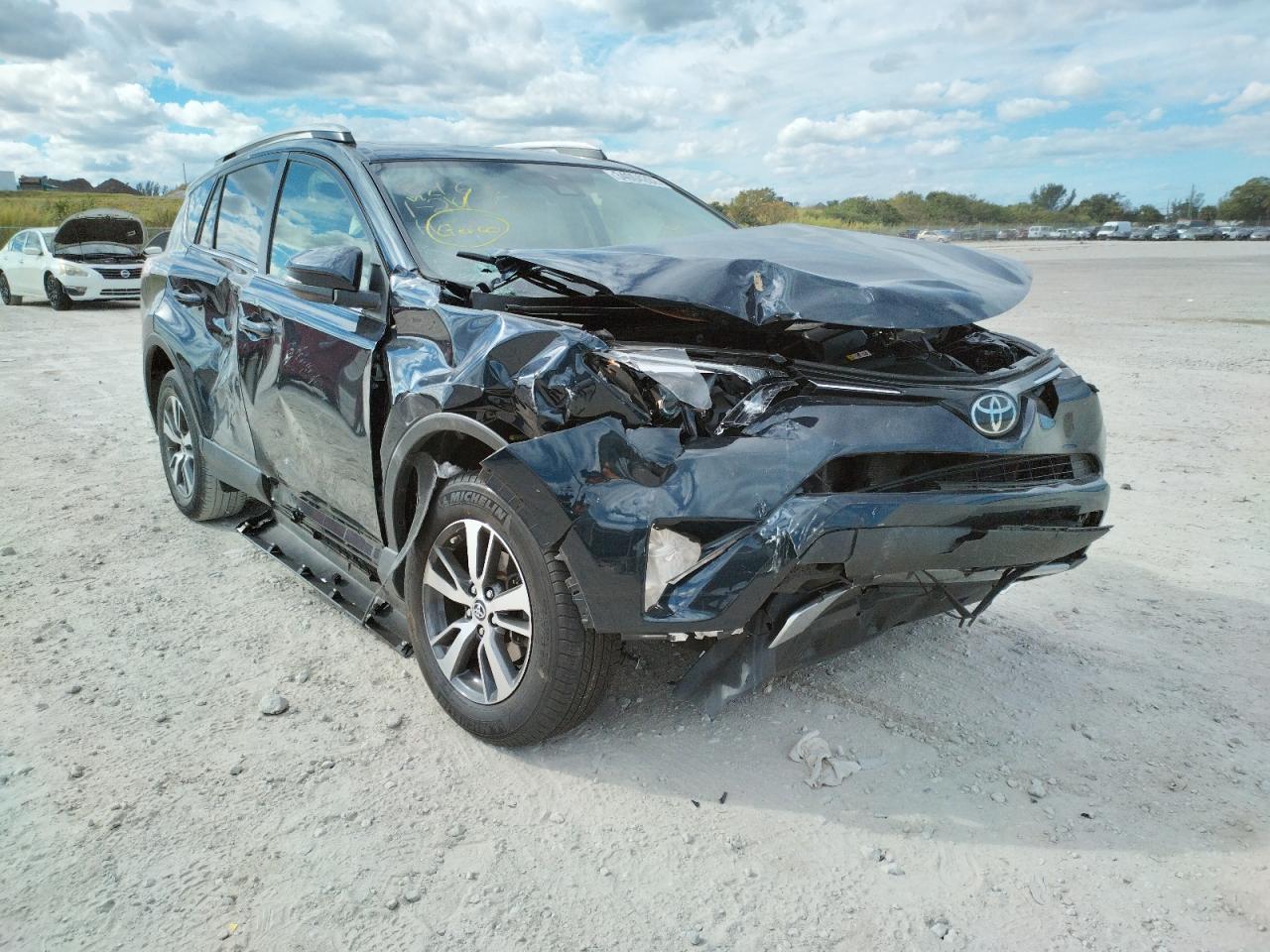 Photo 1 from auction – 2018 TOYOTA RAV4 ADVEN with VIN JTMRFREV9JJ258463