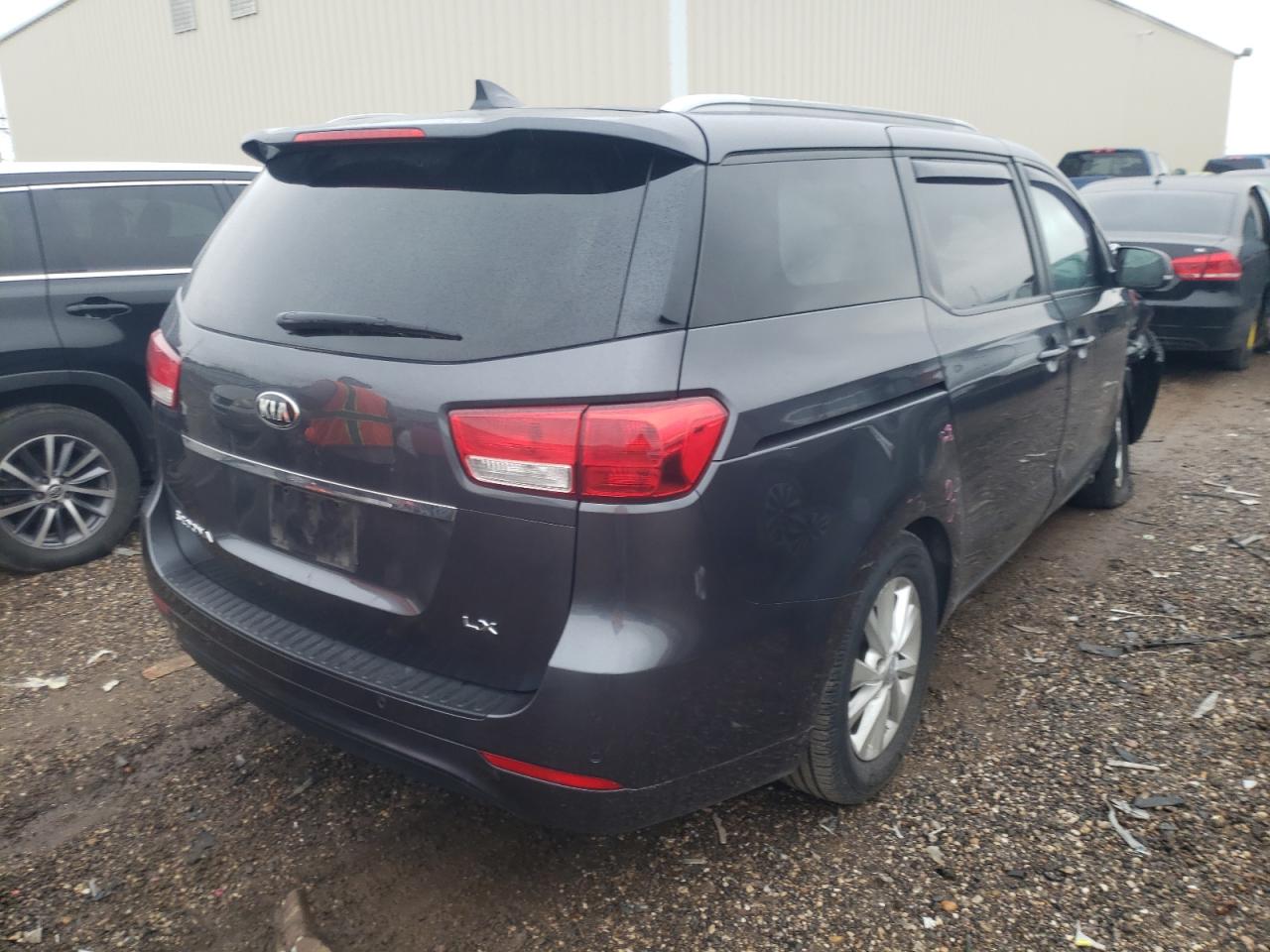 Photo 4 from auction – 2015 KIA SEDONA LX with VIN KNDMB5C14F6032968