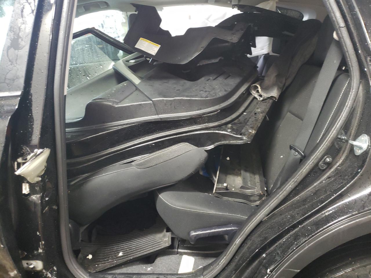 Photo 6 from auction – 2017 TOYOTA RAV4 XLE with VIN 2T3RFREV2HW606812