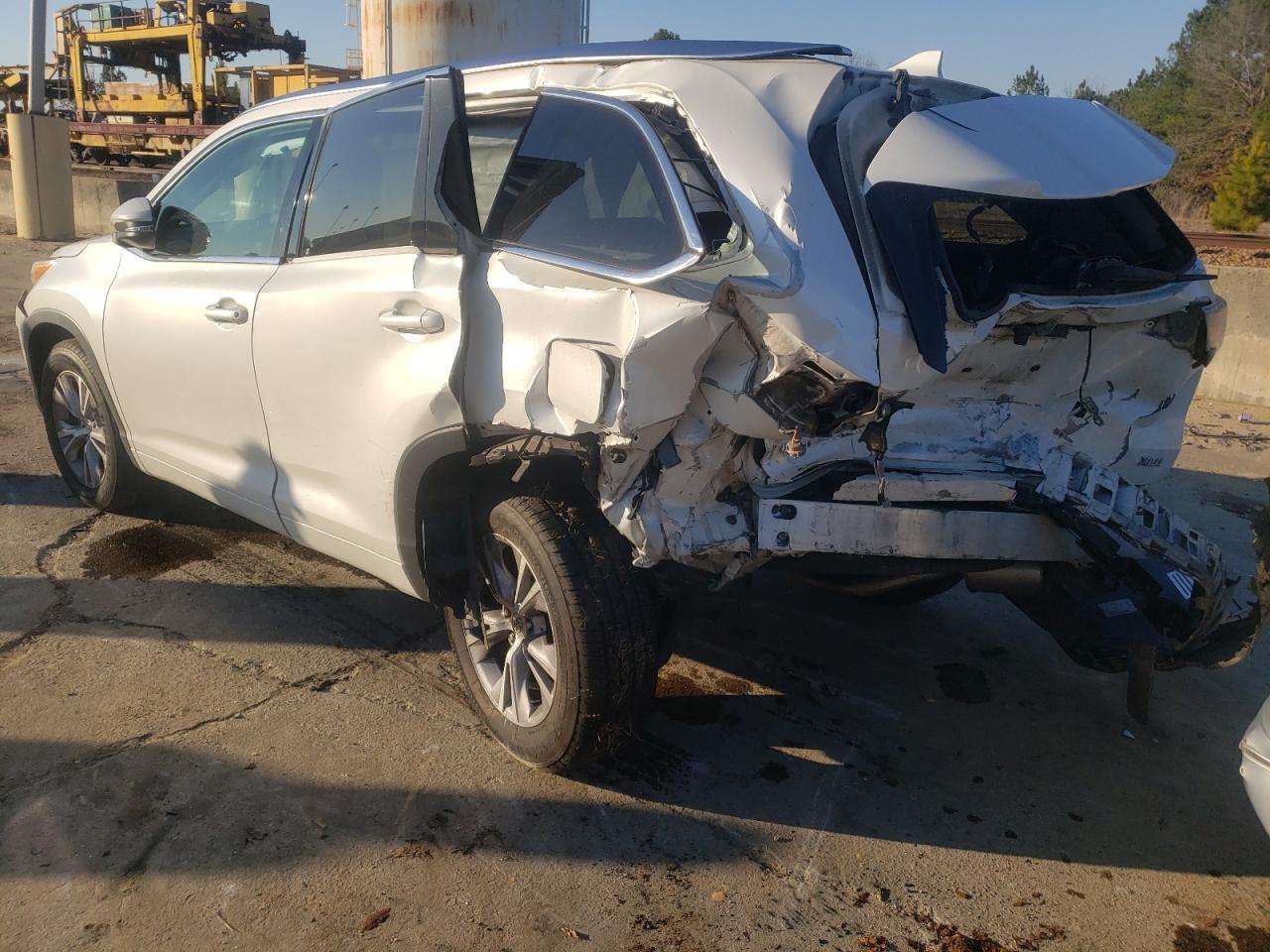 Photo 3 from auction – 2014 TOYOTA HIGHLANDER with VIN 5TDKKRFH9ES021308