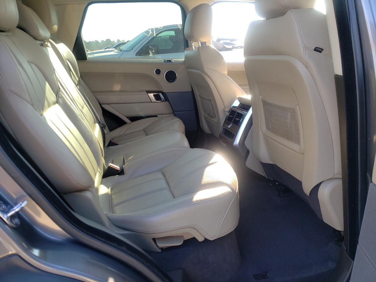 Photo 6 from auction – 2016 LAND ROVER RANGE ROVE with VIN SALWR2VF4GA555149