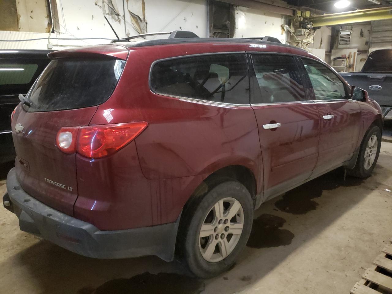 Photo 4 from auction – 2010 CHEVROLET TRAVERSE L with VIN 1GNLVGED2AJ231116