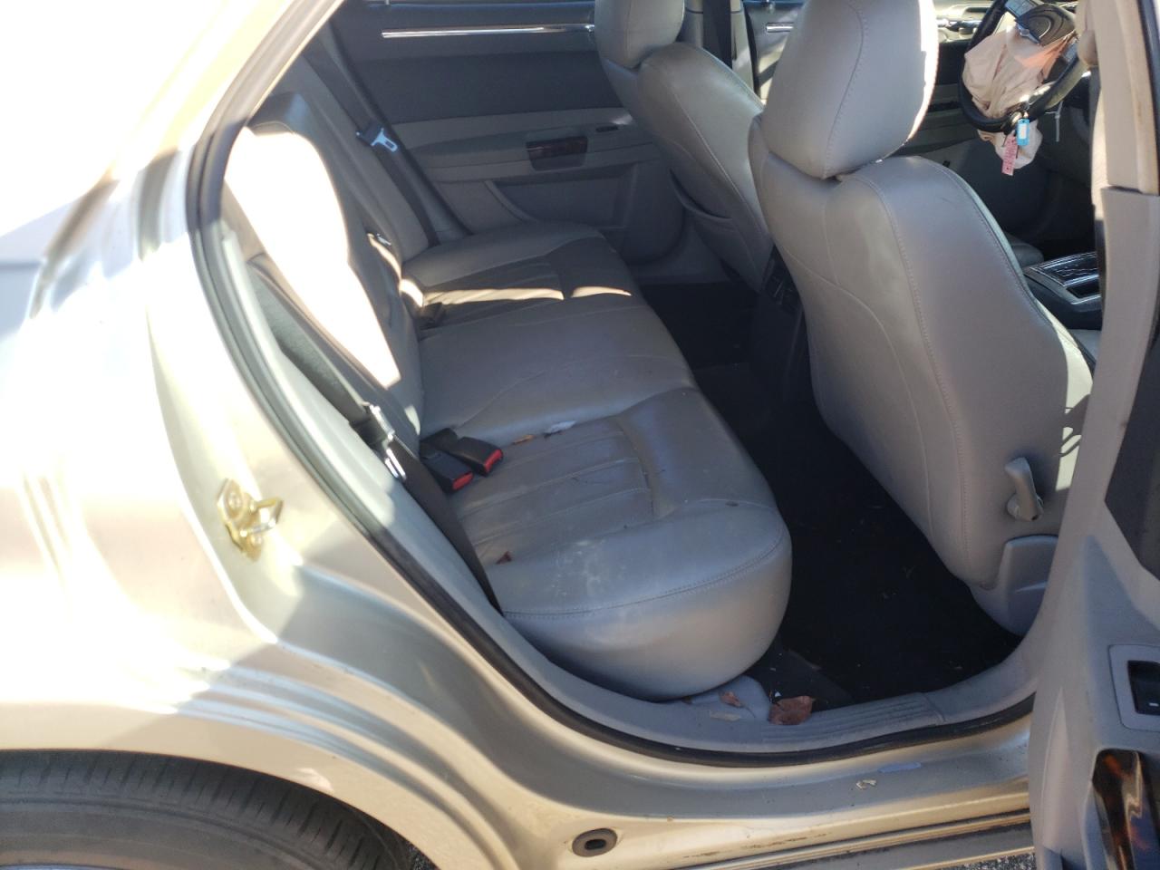 Photo 6 from auction – 2006 CHRYSLER 300C with VIN 2C3KA63H06H138981