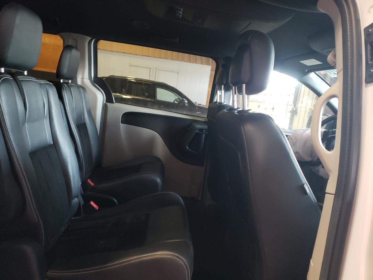 Photo 6 from auction – 2017 DODGE GRAND CARA with VIN 2C4RDGBG0HR695807